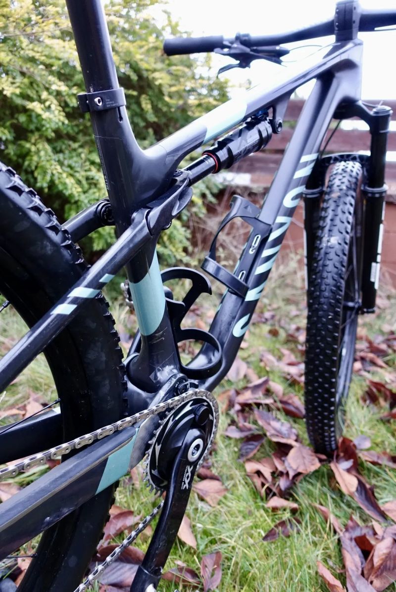 Canyon CFR LUX WORLD CUP AXS na postavu 166-175 cm