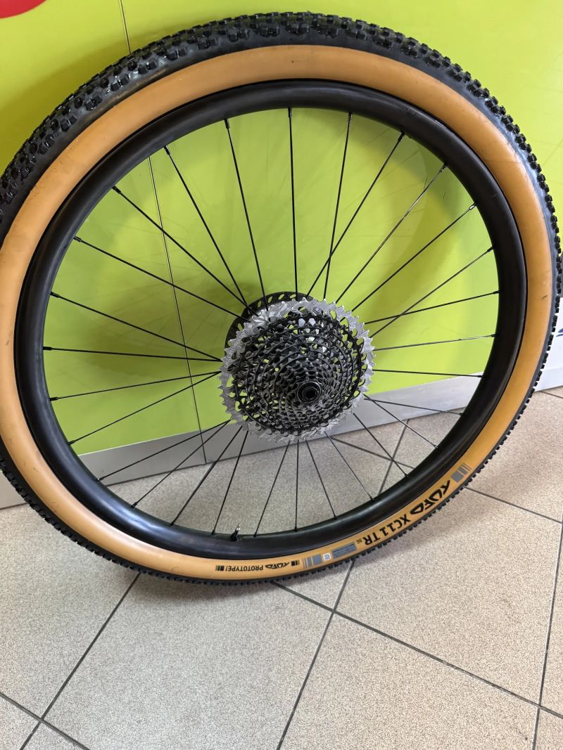 DT Swiss 180/No limit ultra 