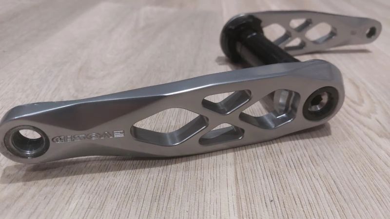 Evosid MTB kliky – DUB 29 mm, 130 mm osa, 170 mm ramena, super stav