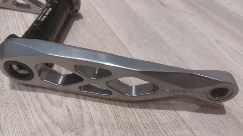 Evosid MTB kliky – DUB 29 mm, 130 mm osa, 170 mm ramena, super stav