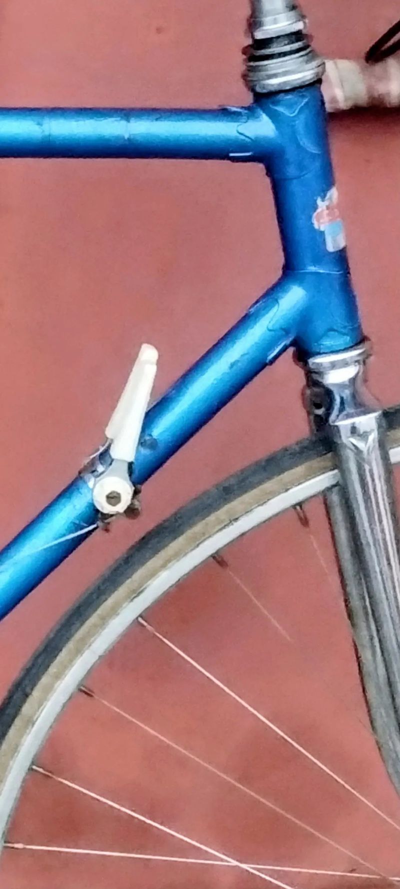 Favorit f1 s tv, 1977 rám 