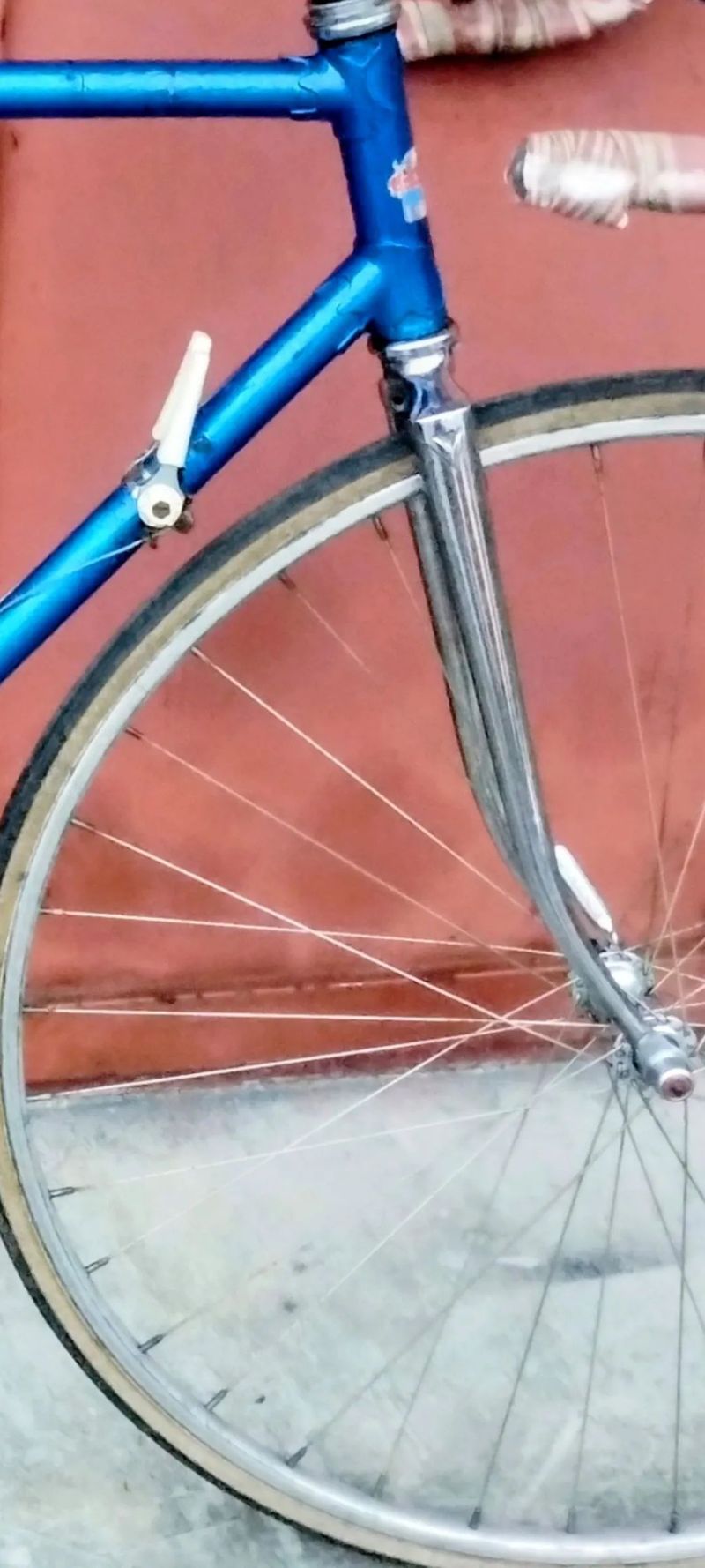 Favorit f1 s tv, 1977 rám 