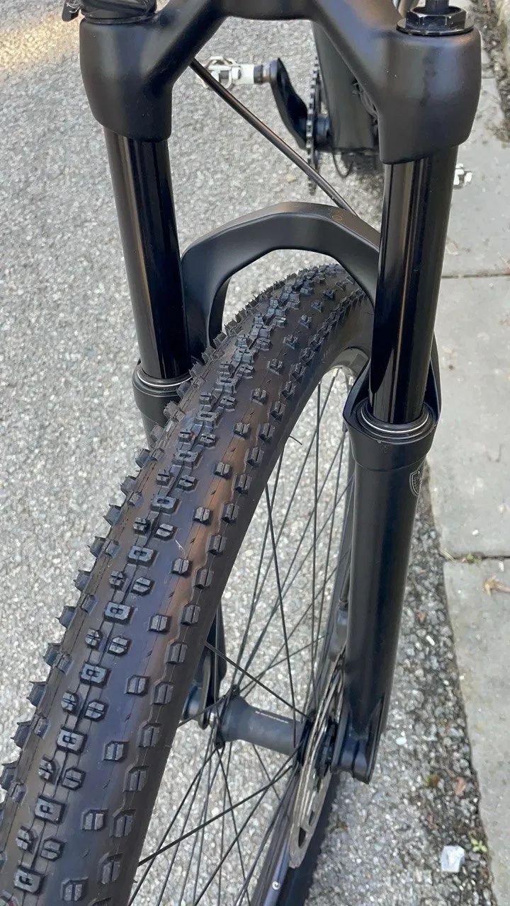 Celoodpružené horské kolo KTM 29 2024