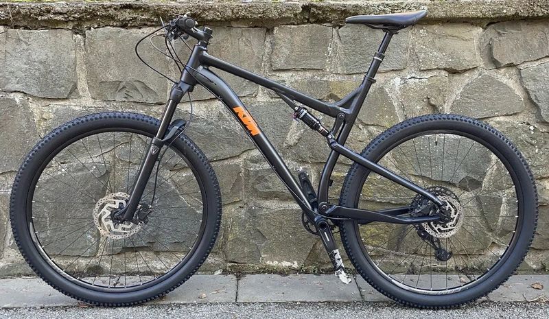 Celoodpružené horské kolo KTM 29 2024