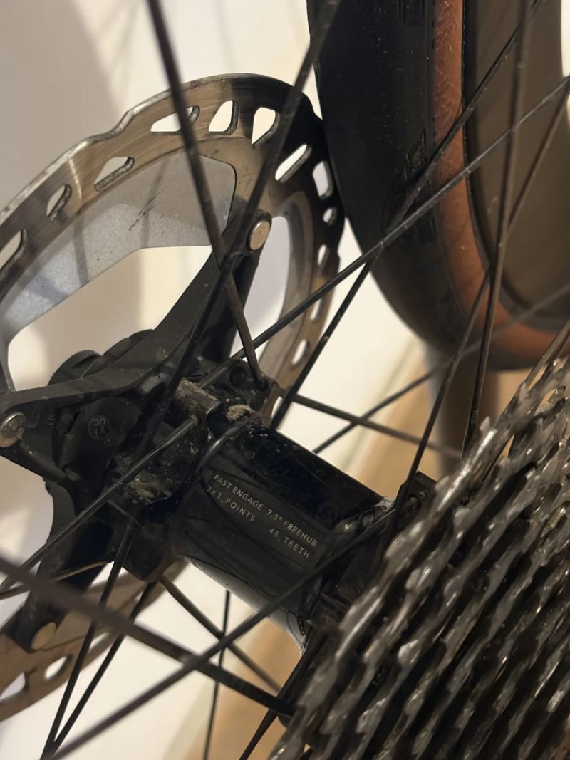 Zapletená kola HUNT 40 Aero - ořech Shimano