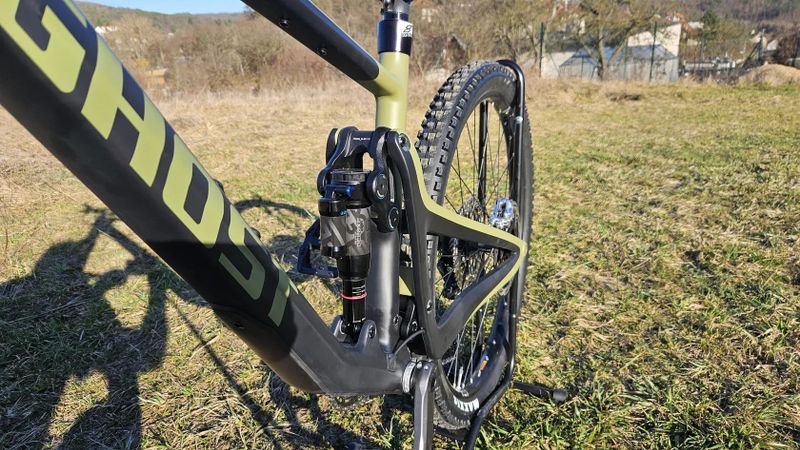 Ghost Riot Trail CF Pro 2025, 29", vel. L (178 - 190cm), karbon, enduro