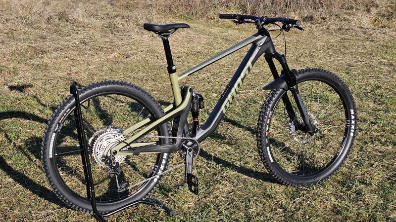 Ghost Riot Trail CF Pro 2025, 29", vel. L (178 - 190cm), karbon, enduro