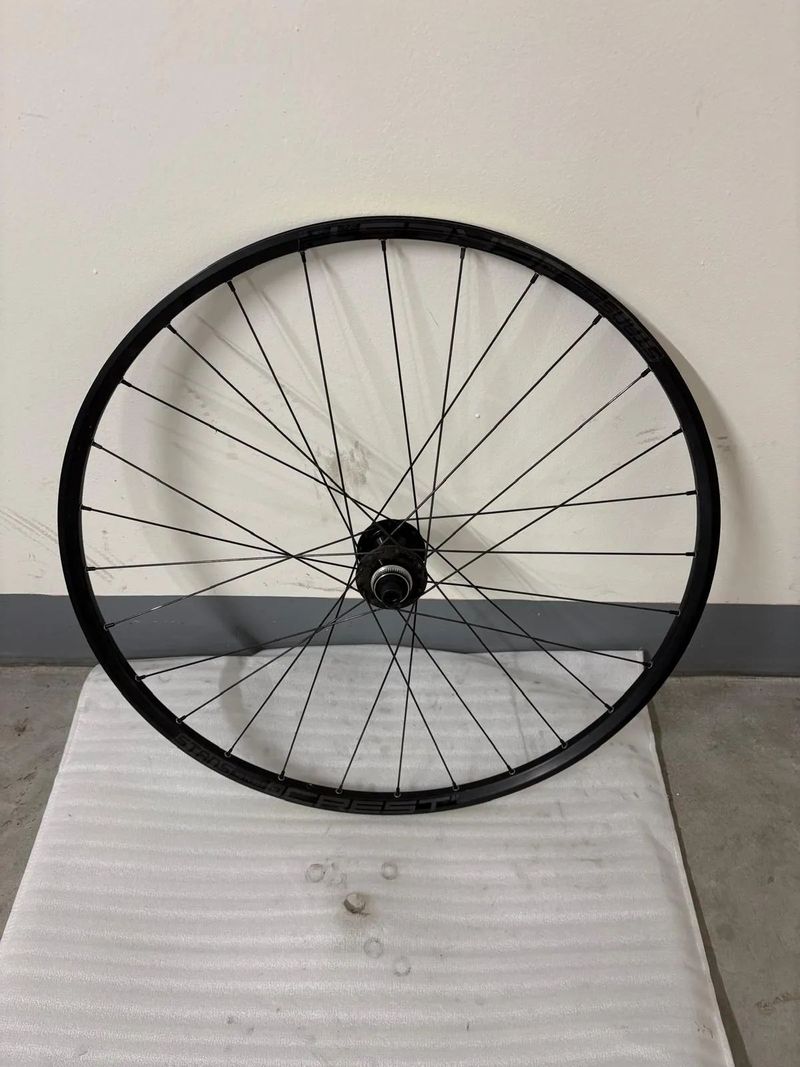 Stan’s NoTubes ZTR Crest S1