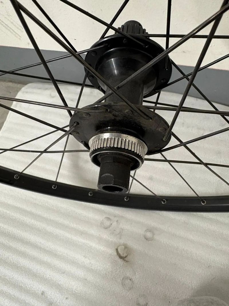 Stan’s NoTubes ZTR Crest S1