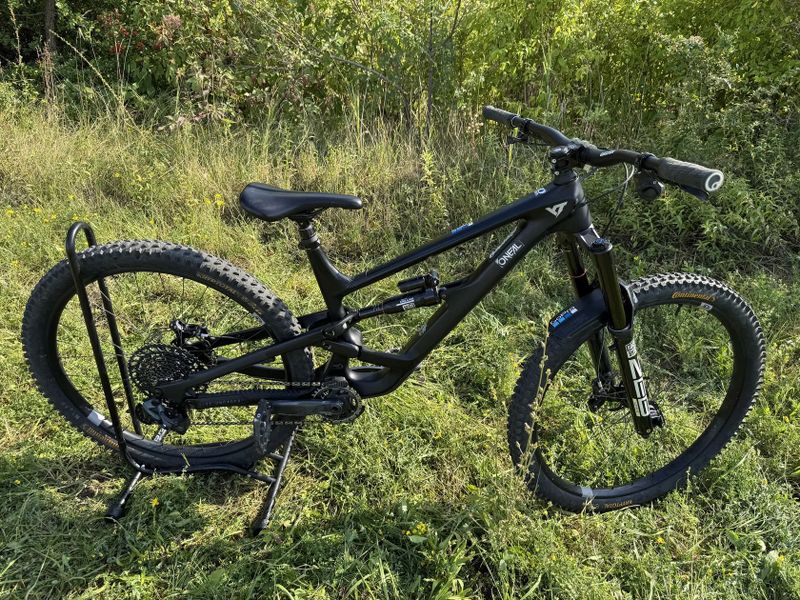 YT Capra Core 3 - 2023 - 29" - Carbon - L