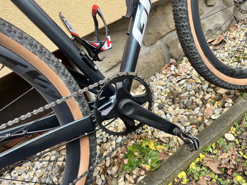 Giant Revolt 0 L 2021