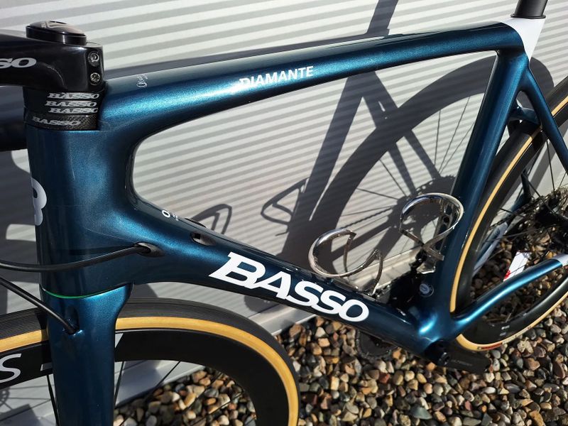 Basso Diamante, nová sada, nová kola, kombo řiďítka