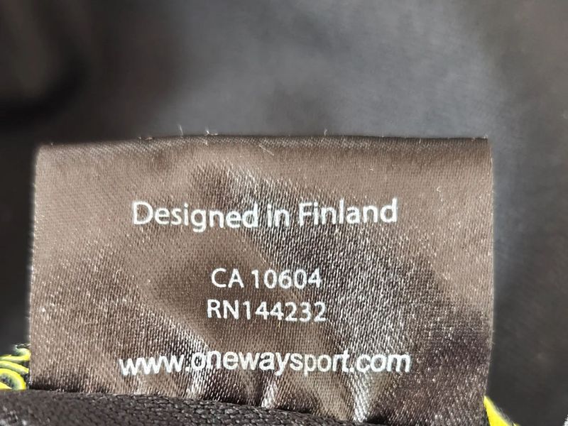 Jen 2 dny používaná bunda. PC 4000 Kč. MEMBRÁNA.