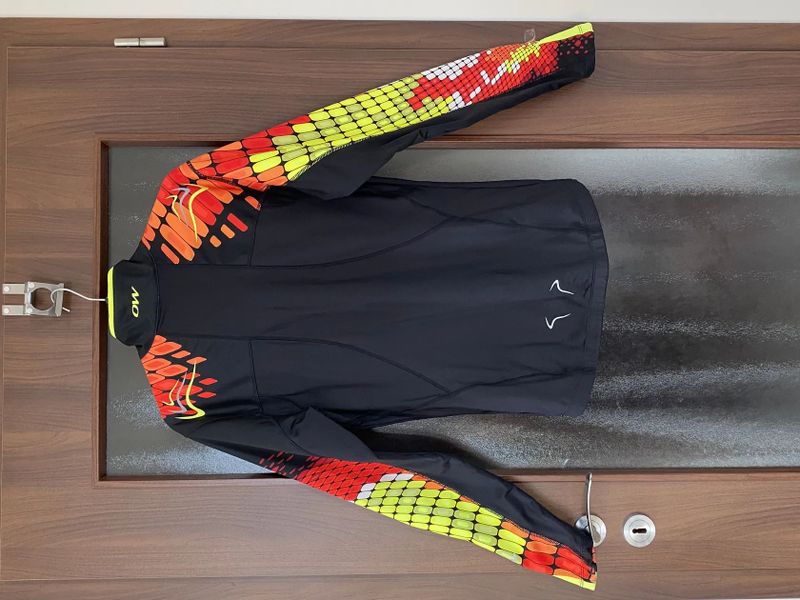 Jen 2 dny používaná bunda. PC 4000 Kč. MEMBRÁNA.