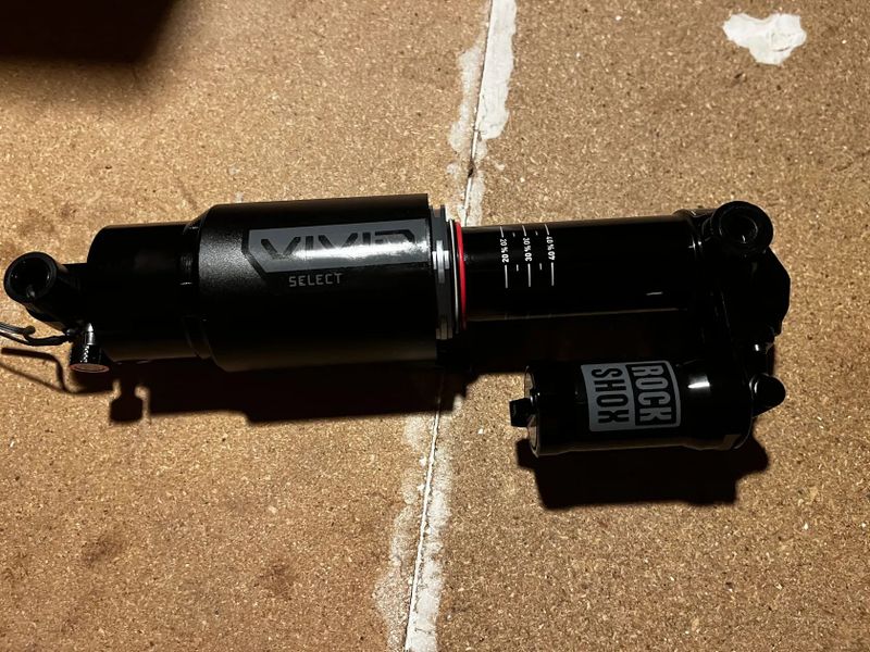 Nový Rockshox Vivid 250x75