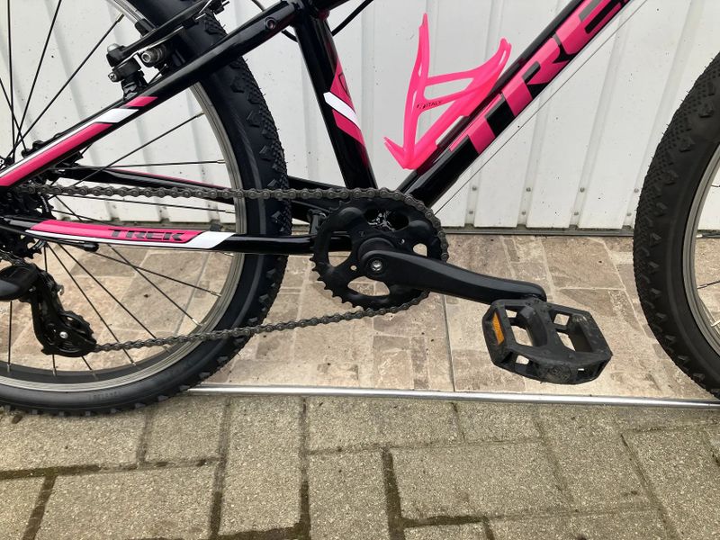 DÍVČÍ KOLO TREK 24