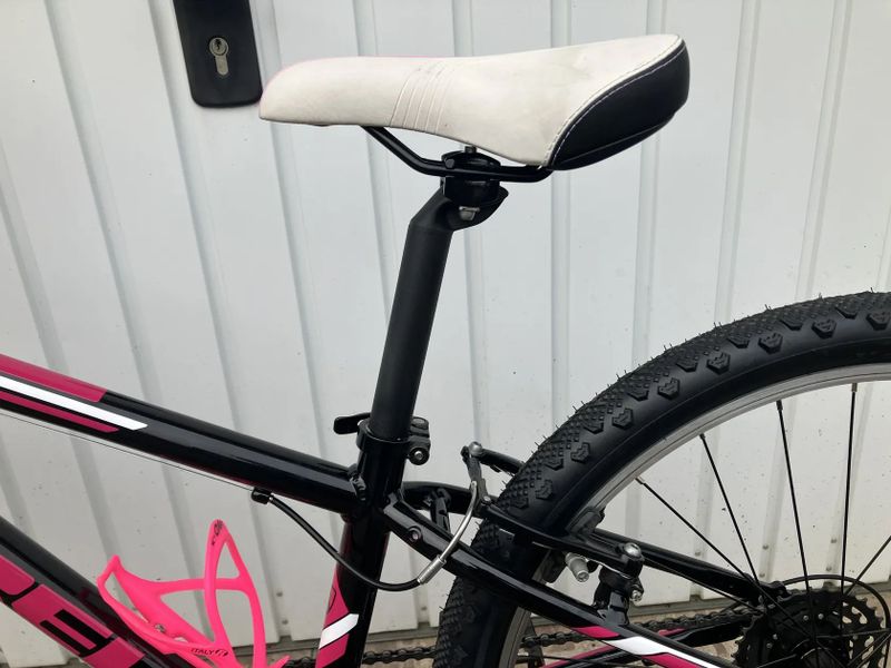 DÍVČÍ KOLO TREK 24