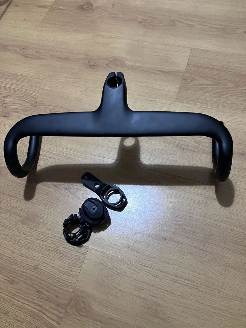 INTEGROVANÝ KOKPIT NA SILNIČNÍ NEBO GRAVEL KOLO CONTROL TECH