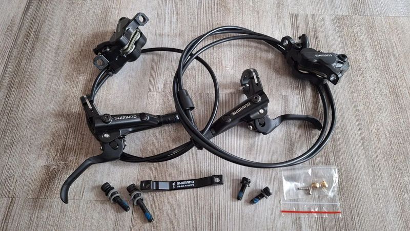 Čtyřpístkové brzdy Shimano deore