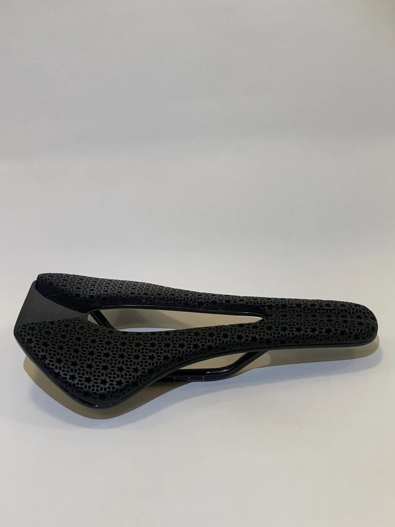 Ultralight karbonové 3D tištěné sedlo