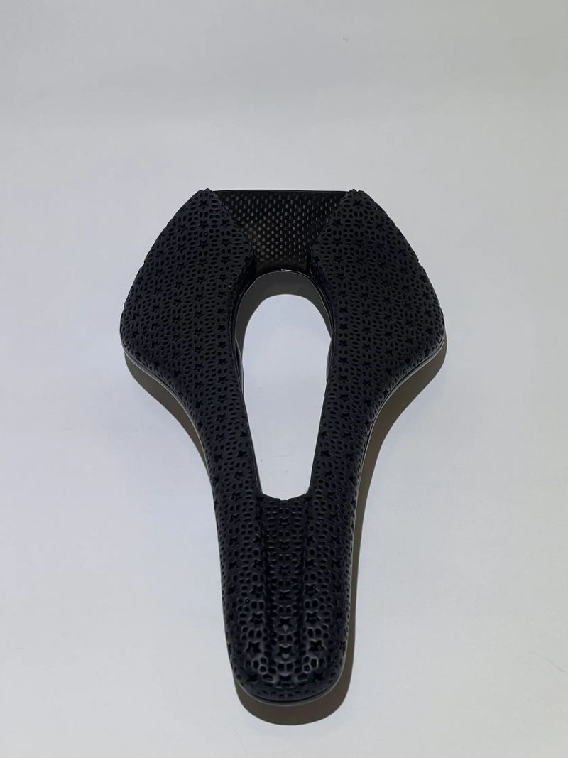 Ultralight karbonové 3D tištěné sedlo