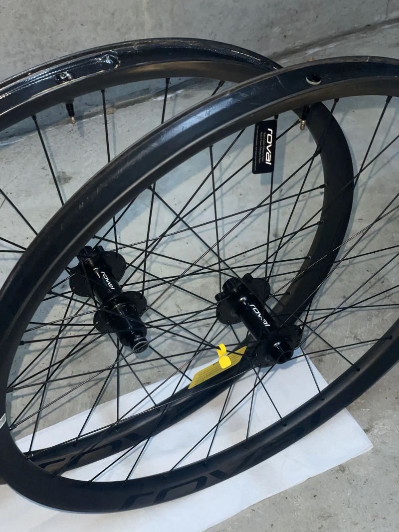 Karbonové výplety SPECIALIZED Roval Traverse 27.5