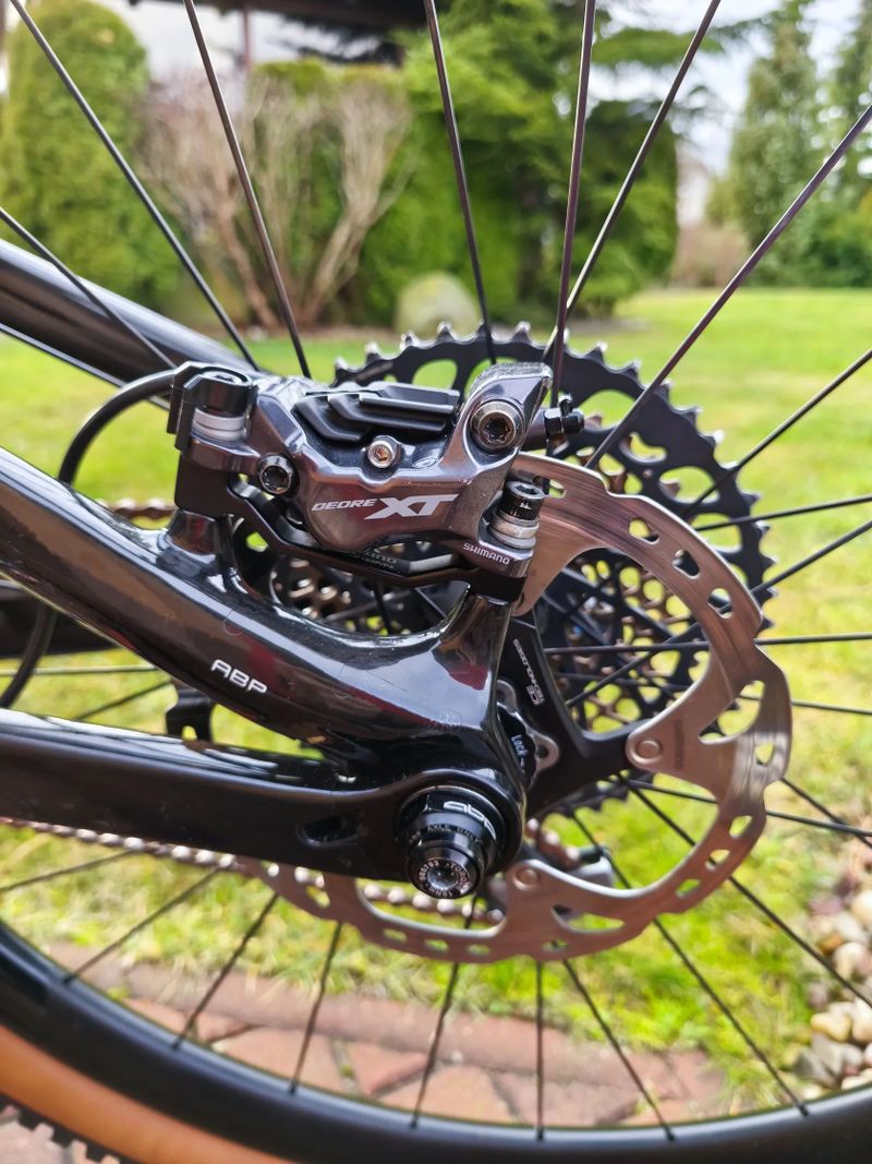 Trek Slash AXS,odpružení Ultimate, kola DT SWISS 1200