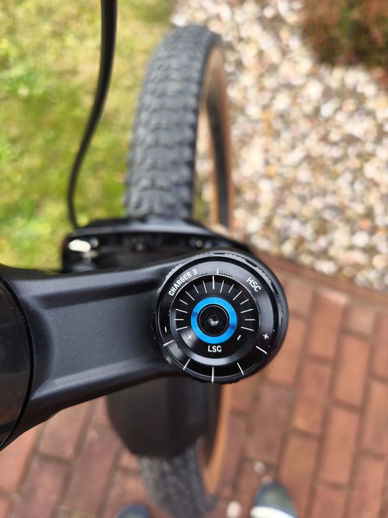 Trek Slash AXS,odpružení Ultimate, kola DT SWISS 1200