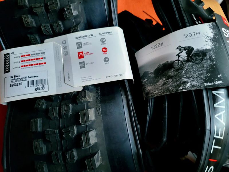 Nové Bontrager SE5 Team Issue 29"x 2,5" 120 TPI TLR