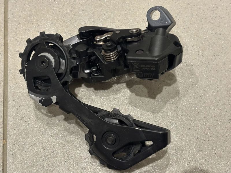 SHIMANO Ultegra Di2 RD-R8050 11s