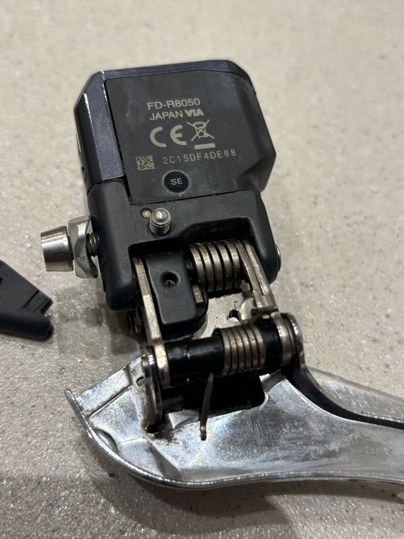 SHIMANO Ultegra Di2 FD-R8050 11s