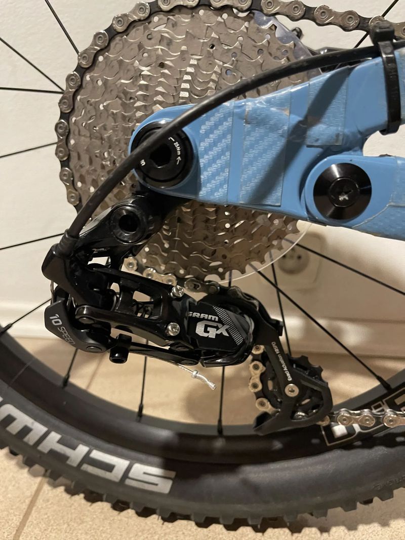 Naloo Mountain Jack 20, jako Vpace Moritz 20, nebo Propain Frechdax 20, celopéro od 105cm