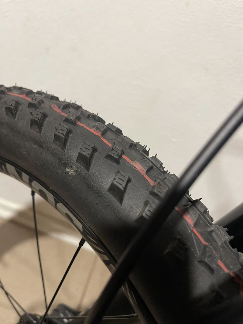 Naloo Mountain Jack 20, jako Vpace Moritz 20, nebo Propain Frechdax 20, celopéro od 105cm