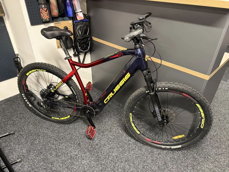 CRUSSIS e-Largo 9.7 vel. XL Baterie 900Wh