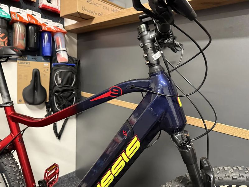 CRUSSIS e-Largo 9.7 vel. XL Baterie 900Wh