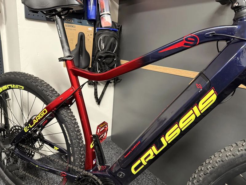 CRUSSIS e-Largo 9.7 vel. XL Baterie 900Wh