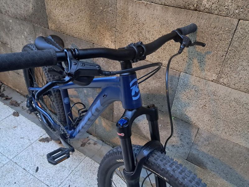 Kona Fire Mountain 26/XS Top stav!