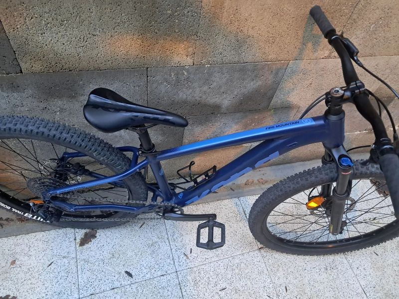 Kona Fire Mountain 26/XS Top stav!