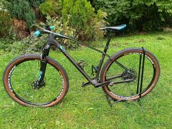 MONDRAKER Podium Carbon 29" black phantom/light blue