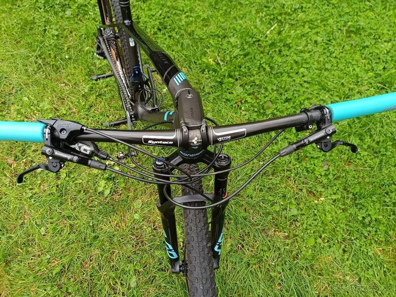 MONDRAKER Podium Carbon 29" black phantom/light blue