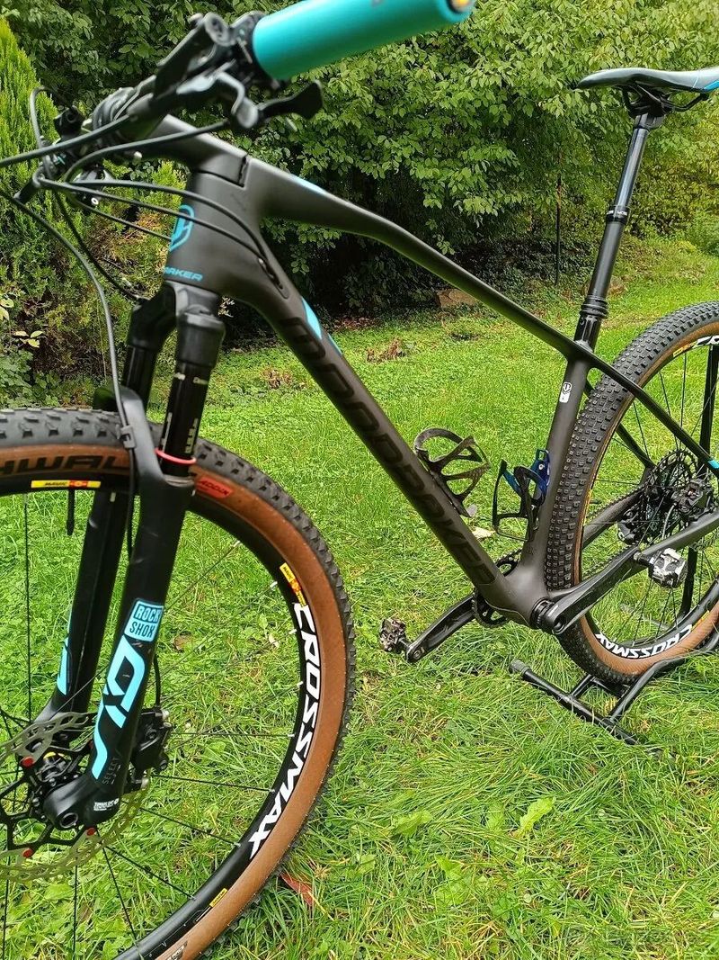 MONDRAKER Podium Carbon 29" black phantom/light blue
