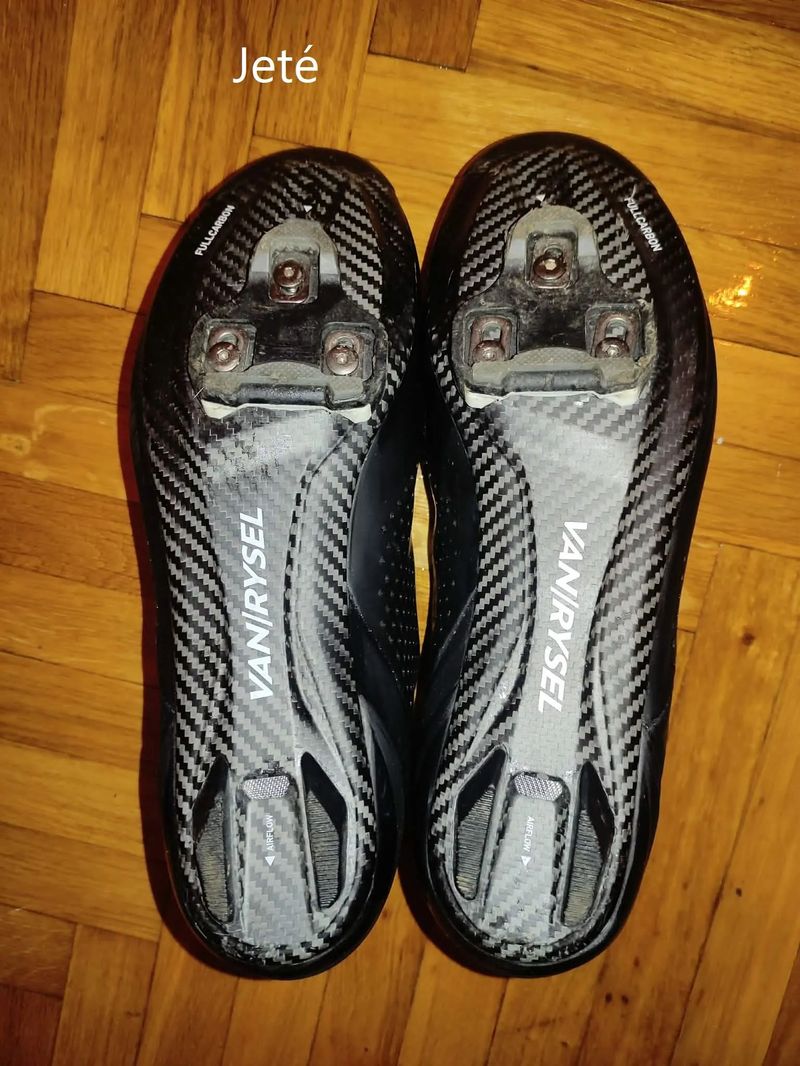 Van Rysel 900 ( top model / karbonová podrážka)