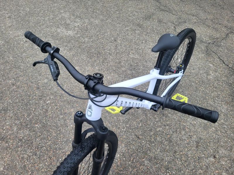 Commencal Absolut dirťák