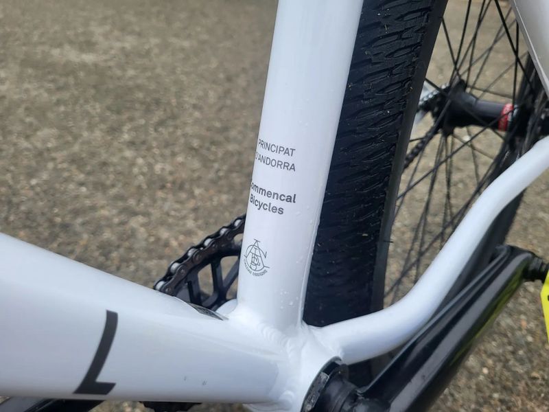 Commencal Absolut dirťák