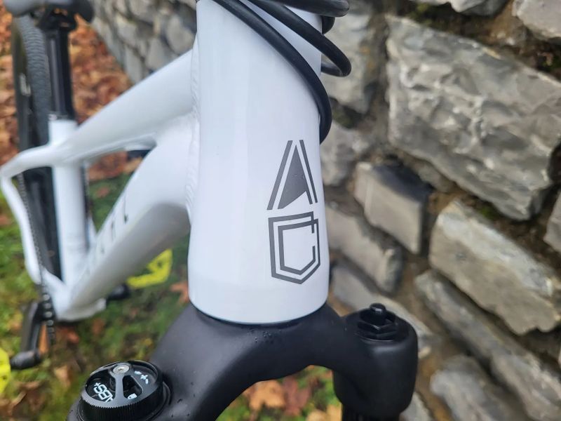 Commencal Absolut dirťák