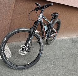 Ghost Trail Riot Essential 2022