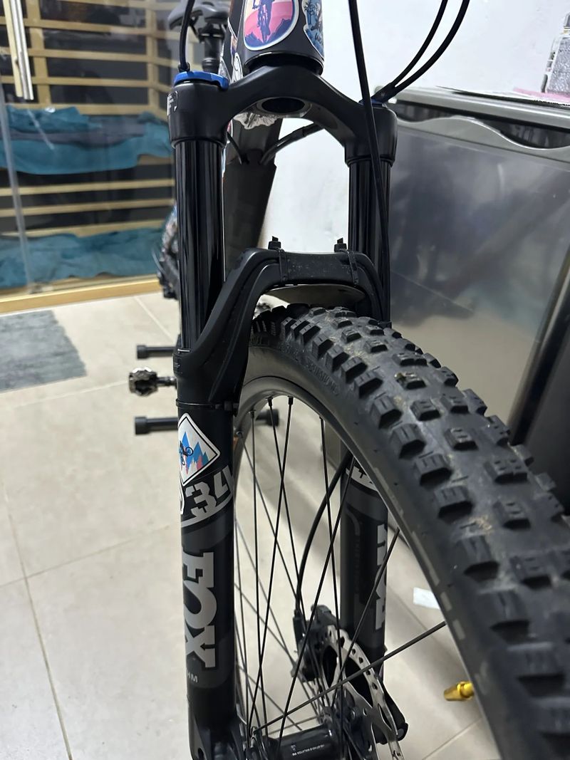 Ghost Trail Riot Essential 2022