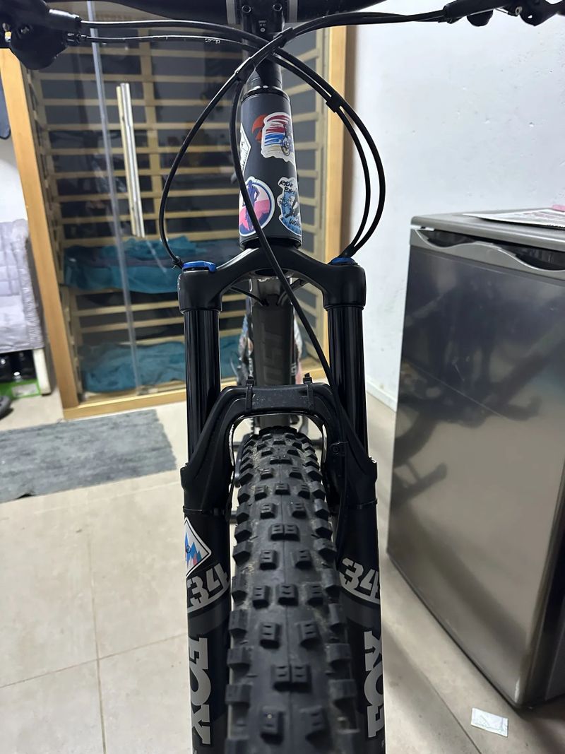 Ghost Trail Riot Essential 2022