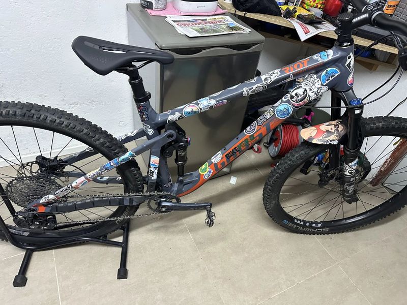 Ghost Trail Riot Essential 2022