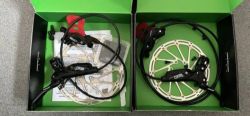 Brzdy SRAM G2 RS včetně brzdových kotoučů